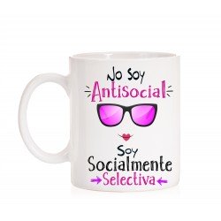 Taza No soy antisocial soy socialmente selectiva