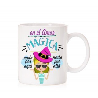 Taza En el amor mágica nada por aquí nada por alla